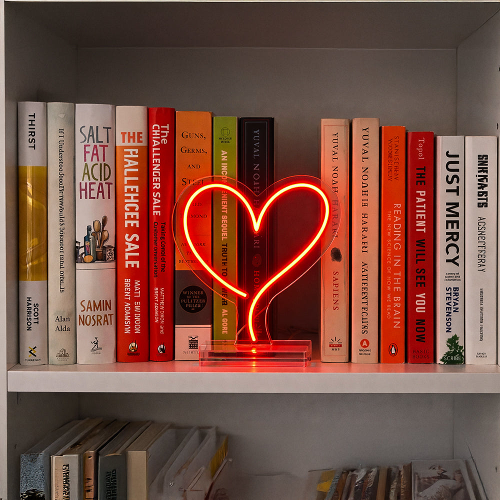 Herz -LED -Desktop -Neonschild - Planet Neon in London Neon Zeichen hergestellt