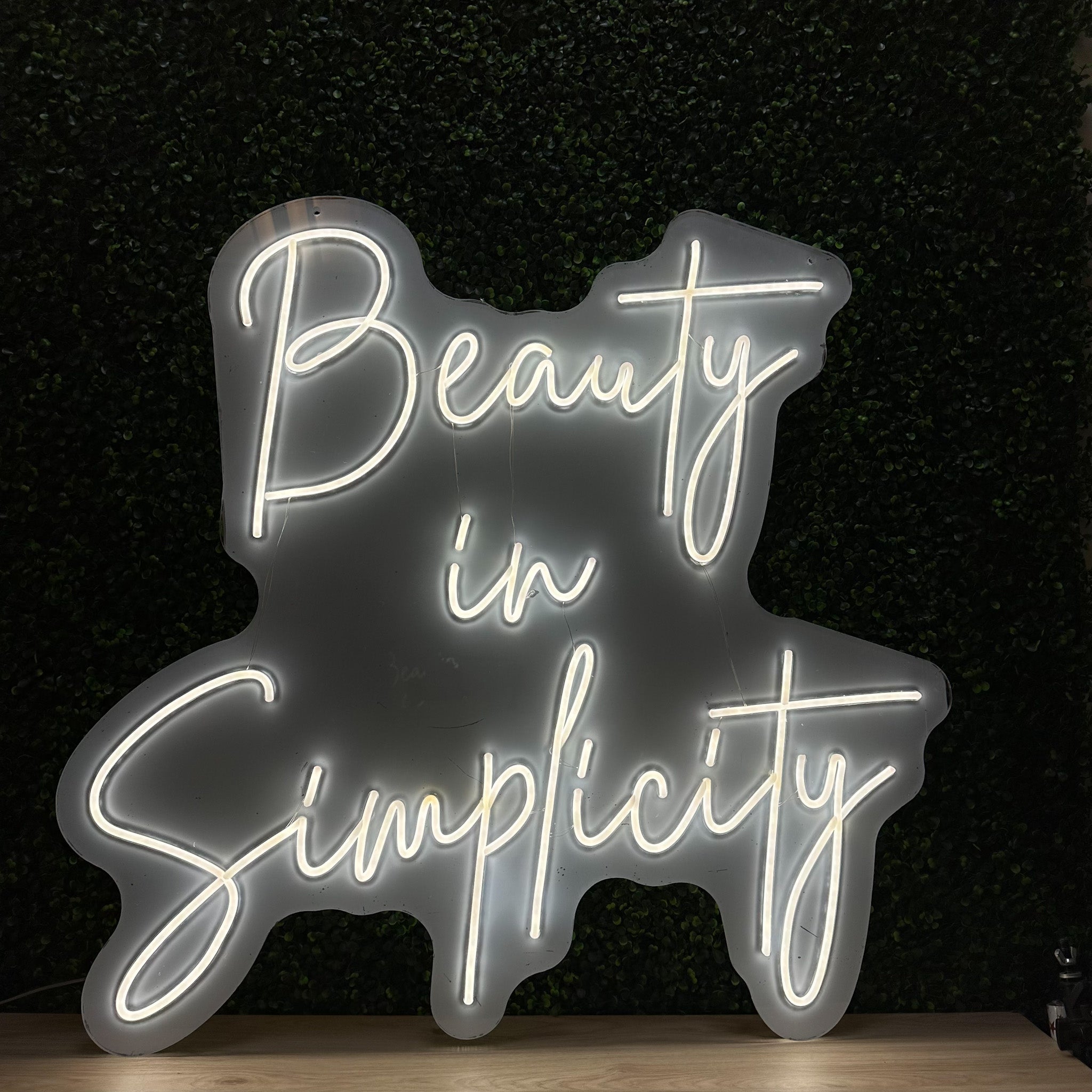 Letrero de neón LED Beauty in Simplicity RS - Hecho en Londres