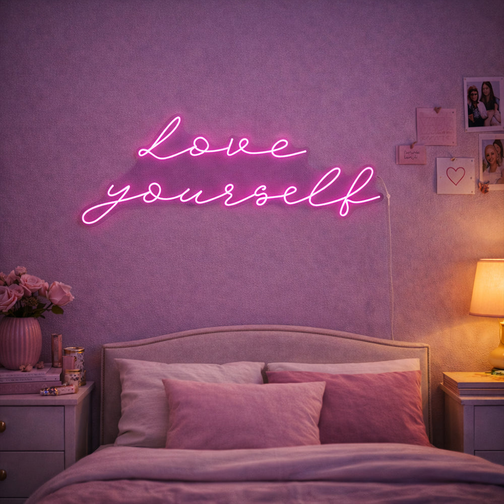 Liebe dich selbst führte Neonzeichen - Made in London Inspirational Neon Signs